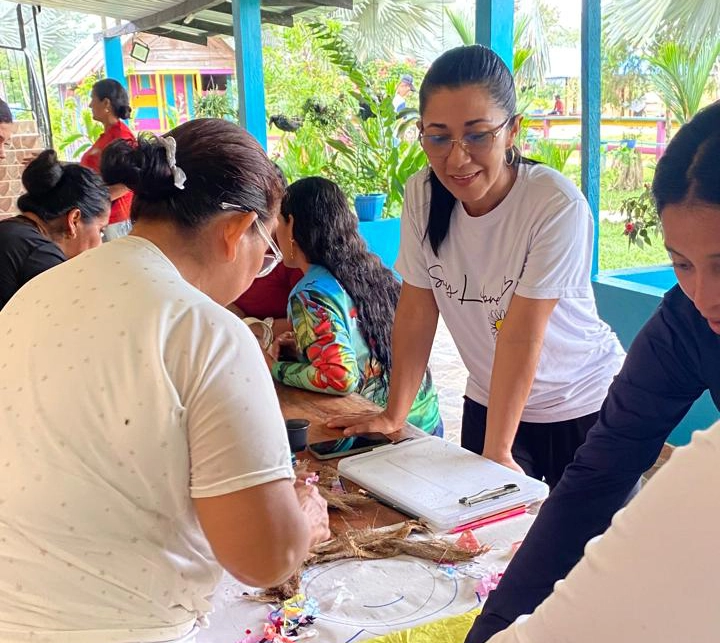Lideresas rurales reunidas durante un proceso colectivo de formación