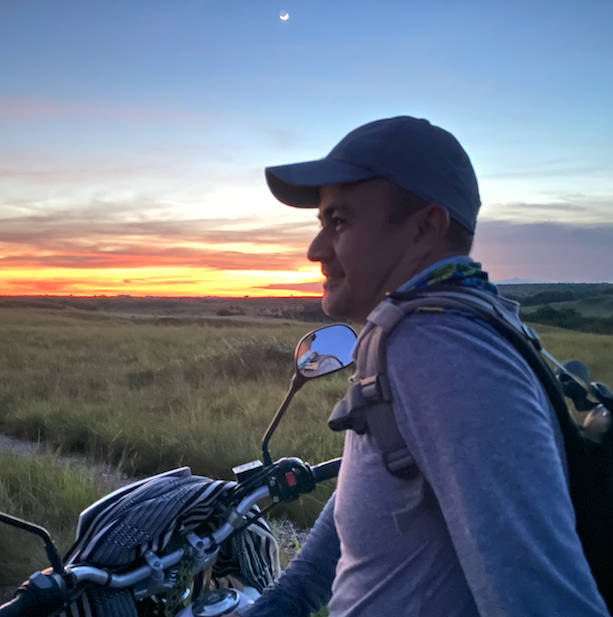 Retrato de Juan Ayala en la sabana de La Macarena